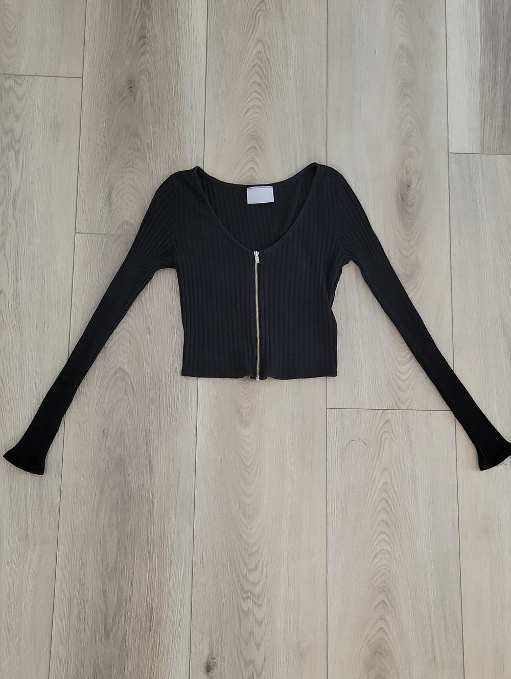 Nollie Black Ribbed Long-Sleeve Zip Crop Top